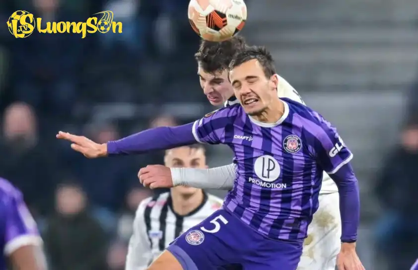 Strasbourg đang dần tìm lại bản sắc thi đấu đầy tốc độ và quyết đoán Strasbourg đang dần tìm lại bản sắc thi đấu đầy tốc độ và quyết đoán